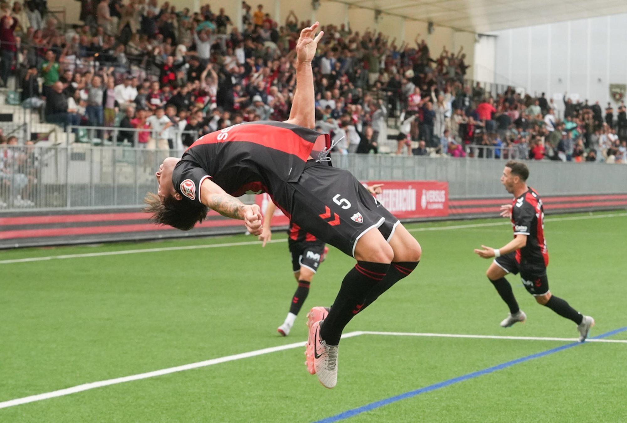 En imágenes: El Arenas vence en su debut en Primera RFEF