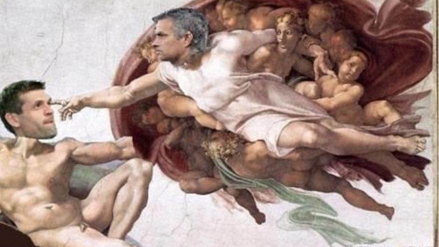 La inventiva de los internautas no tiene fin. En esta imagen se caricaturiza al entrenador del Madrid y a Tito Villanova como Dios y Adán en el fresco de Capilla Sixtina obra de Miguel Ángel. El &#039;dedazo&#039; va directo al ojo.