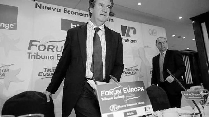 El consejero de Industria, Bernabé Unda, durante una intervención en Fórum Europa-Tribuna Euskadi en diciembre de 2009.