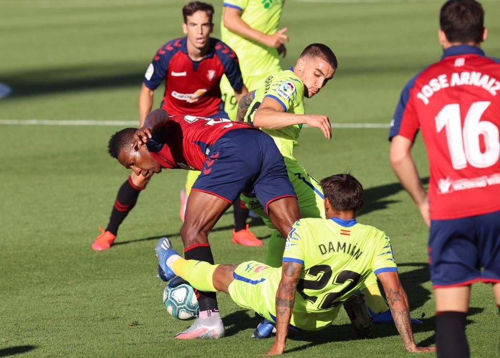 Imágenes de la primera parte del Osasuna- Getafe en El Sadar