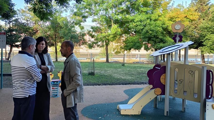 El CEIP Intxixu renueva su berdegune con 47.000 euros para patios más verdes e inclusivos