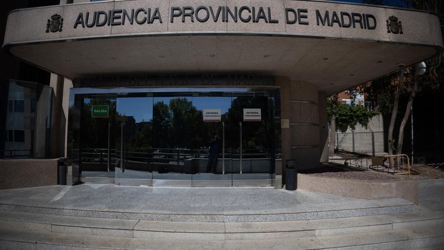 Piden 31 años de cárcel para un acusado de asesinar a su pareja delante de su hijo en Móstoles