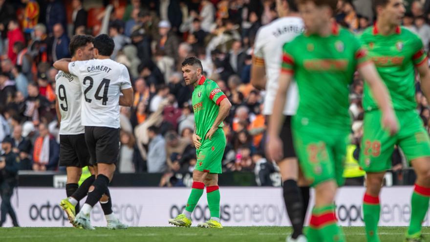 El 1x1 de Osasuna: Galán fue el único que mantuvo el nivel