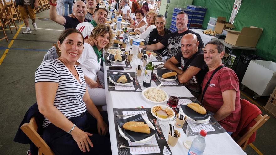 Fotos de la comida popular de fiestas de Burlada