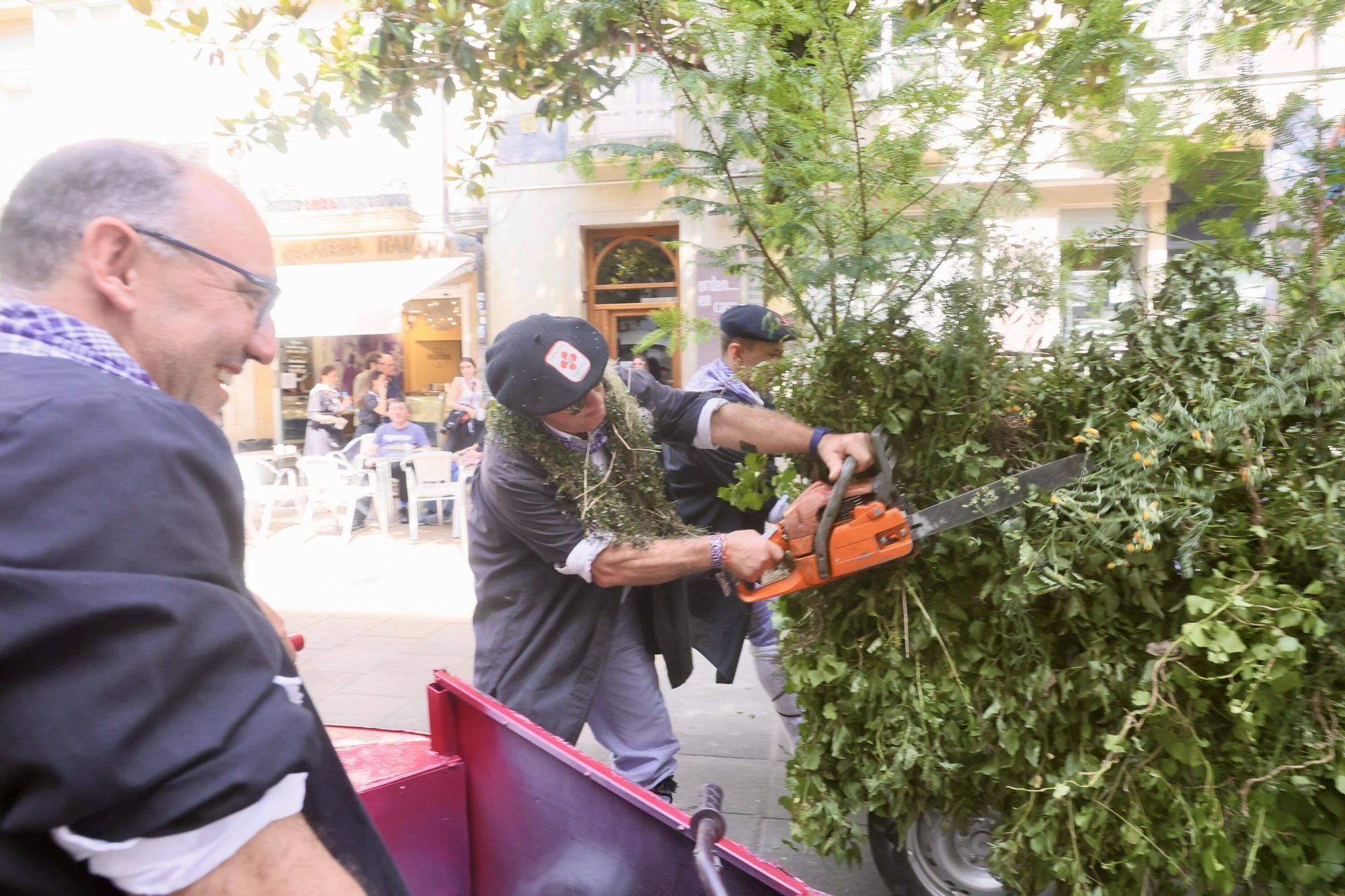 En imágenes: Blusas y neskas desfilan en el segundo paseíllo