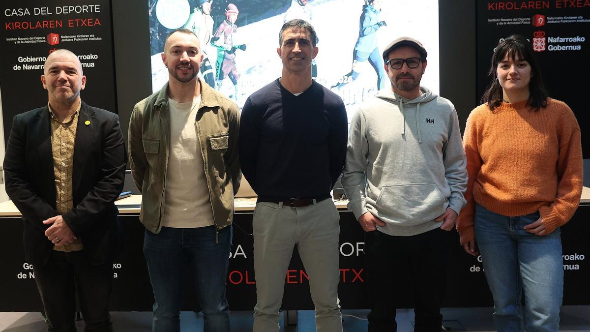 Gorka Bueno, Julen Garjón, Xabier Larraya, César Irigoien y Miren Elizmendi en la presentación de la Snowrunning Larra-Belagua.