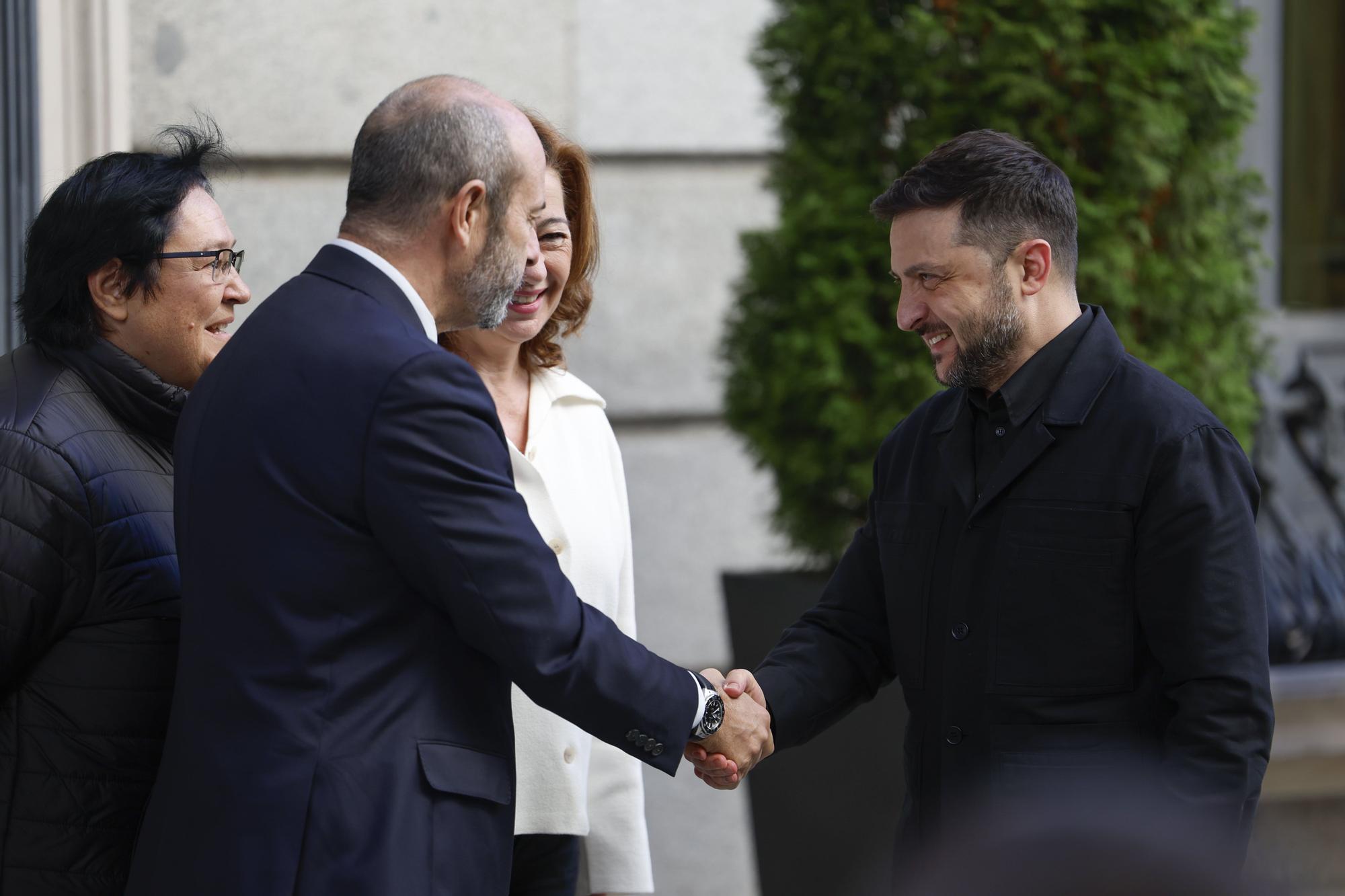 En imágenes: Zelenski inicia en el Congreso su tercera visita oficial a España y se reúne con Armengol y Rollán