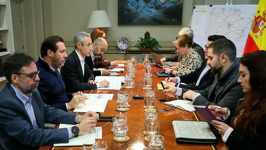 Los sindicatos mantienen la huelga de trenes tras no llegar a un acuerdo en su tercera reunión con Puente