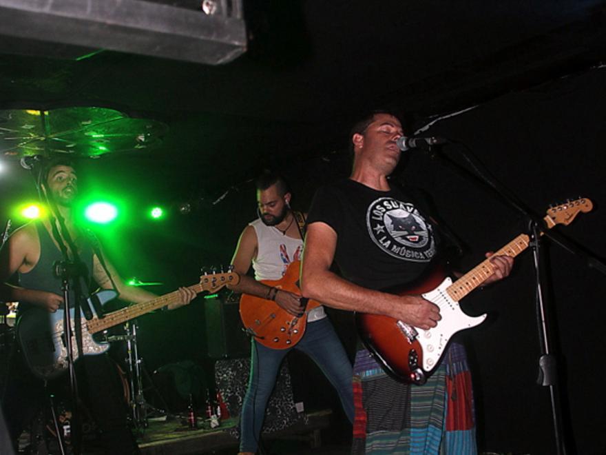 Concierto de Pedrá, tributo a Extremoduro en la sala Le Copu