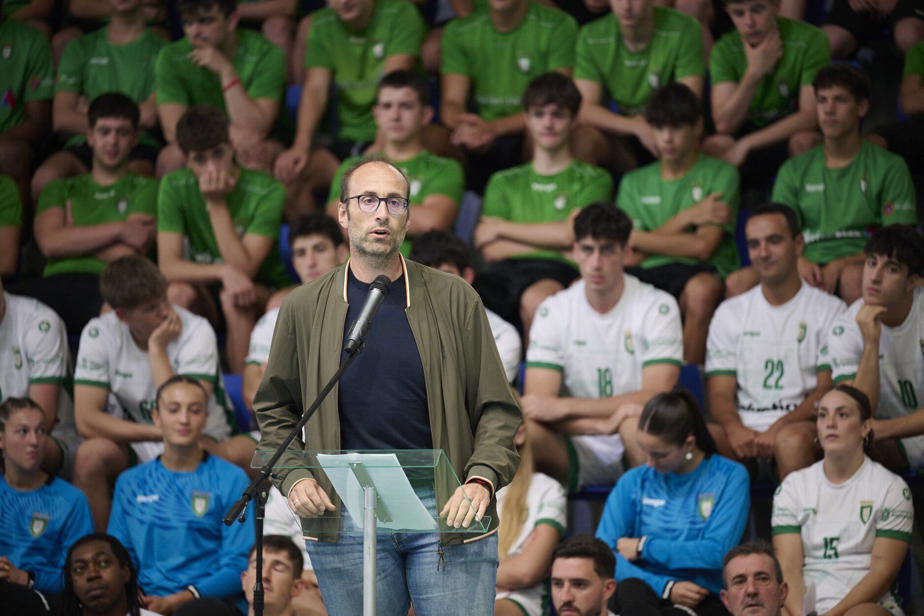 Fotos de la presentación de los equipos de Anaitasuna de balonmano