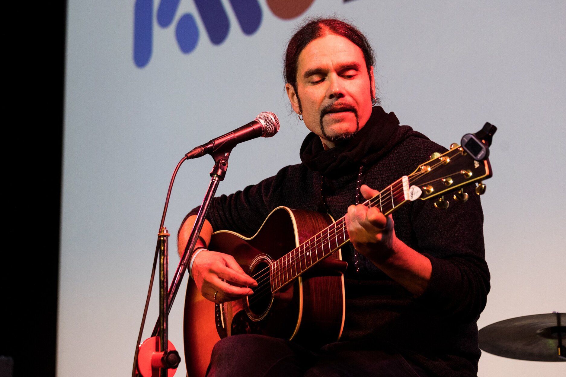 Iker Sanz, otro de los artistas ganadores, ofreció un repertorio muy melódico.