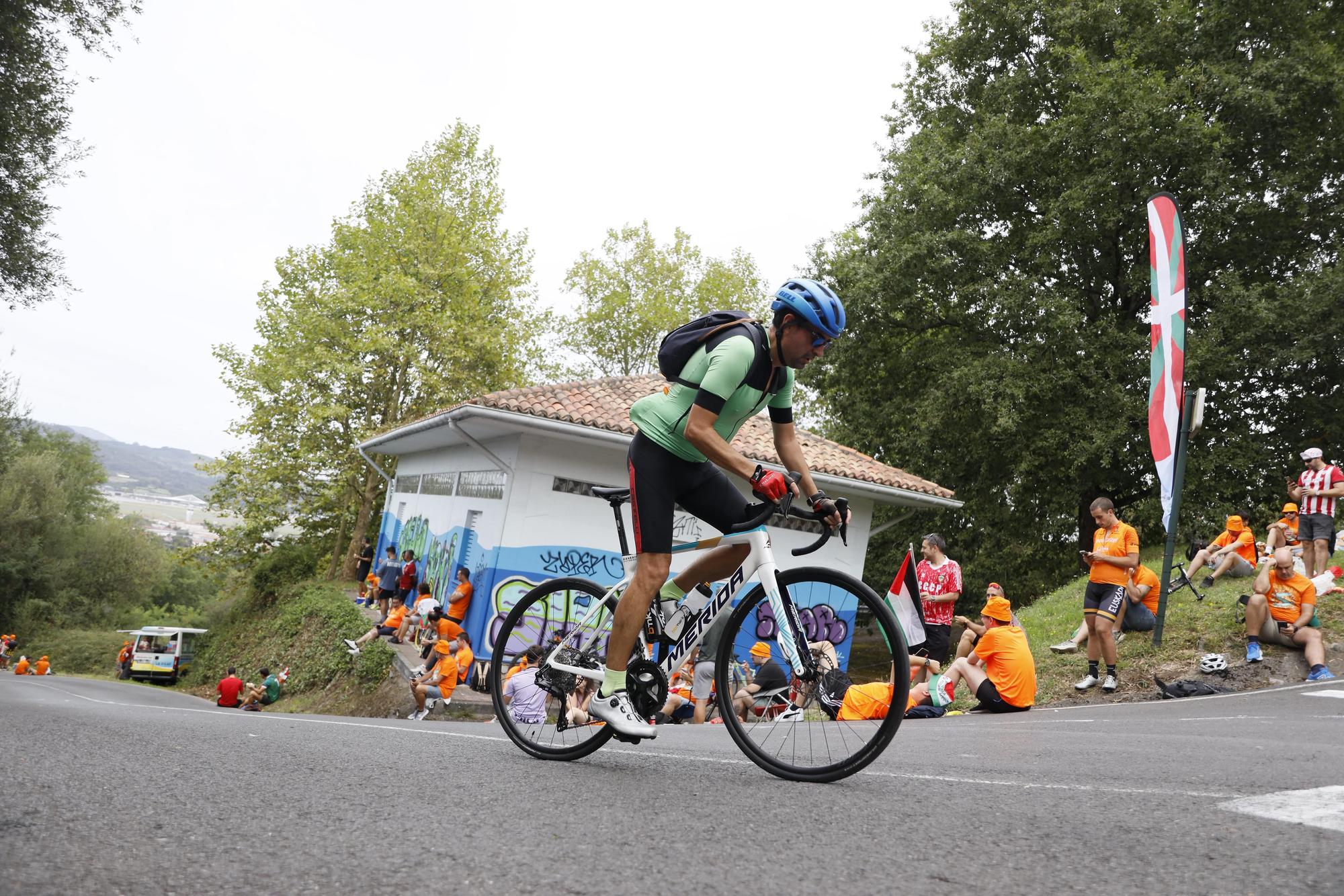 La Vuelta en Bizkaia: los aficionados toman Pike Bidea