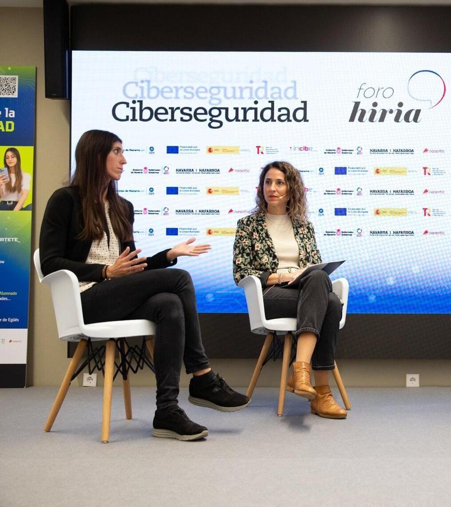 De izquierda a derecha, Ana Monreal, Izaskun Gutiérrez, Juan Ramón Aramendía y Pilar Tellechea.