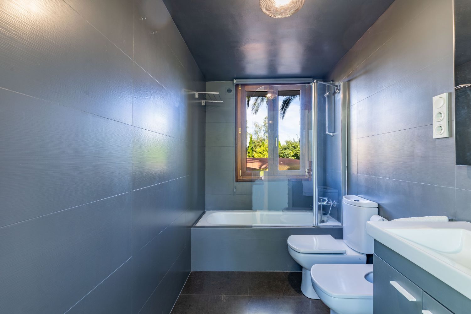 Exclusiva Villa Bifamiliar en venta en un paraíso, ubicada en el Alto de Zorroaga, en San Sebastián