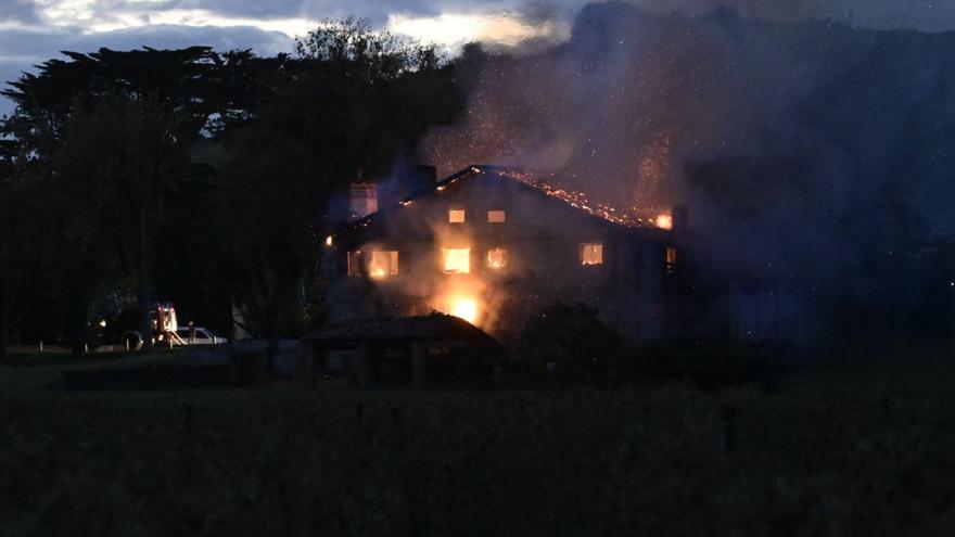 Se incendia una casa en Zumaia