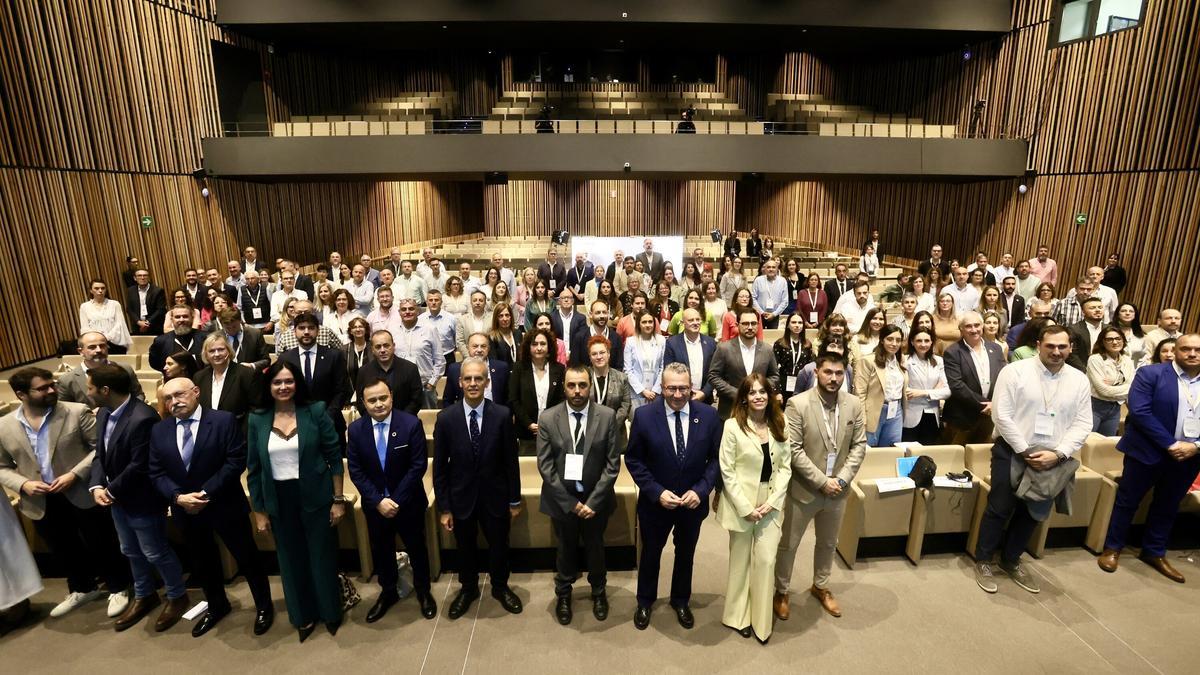 Foto de familia del encuentro de la Red de Entidades Locales Agenda 2030, organizado por la FEMP