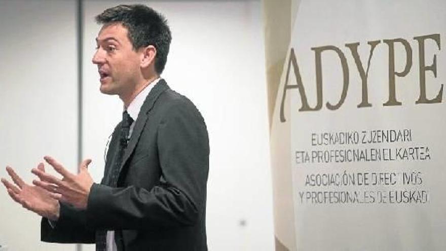 El director de Macroeconomía de Caixabank, Oriol Aspachs, ayer, en Bilbao.