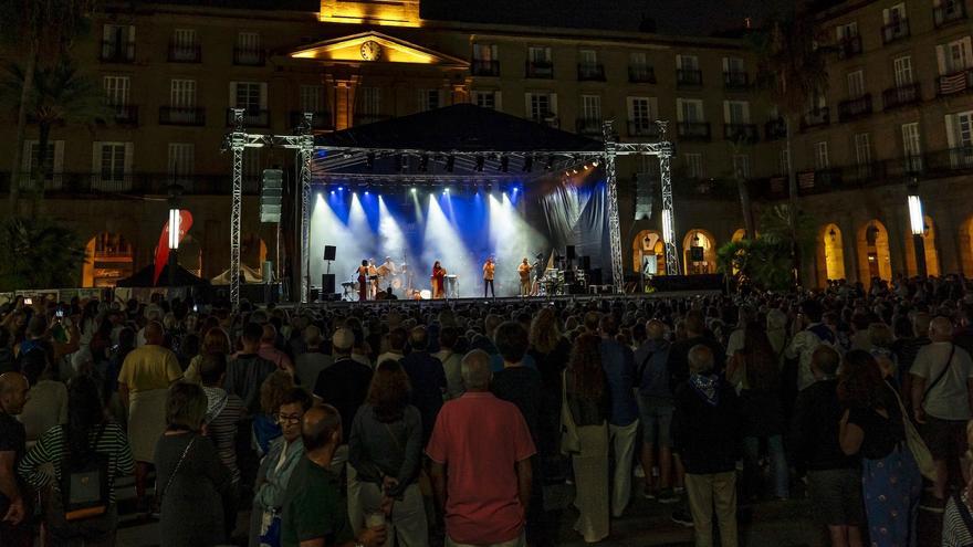 Folklore, flamenco, góspel y reggae en la Plaza Nueva en Aste Nagusia