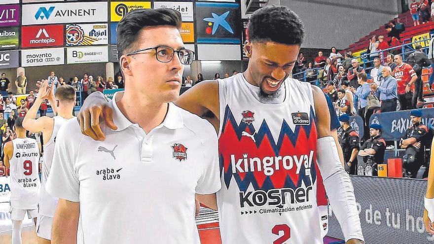 Preocupación por la lesión de Simmons contra el Baxi Manresa