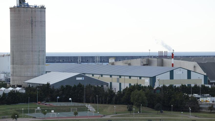 Cinco trabajadores heridos tras una explosión en una empresa del Puerto de Bilbao