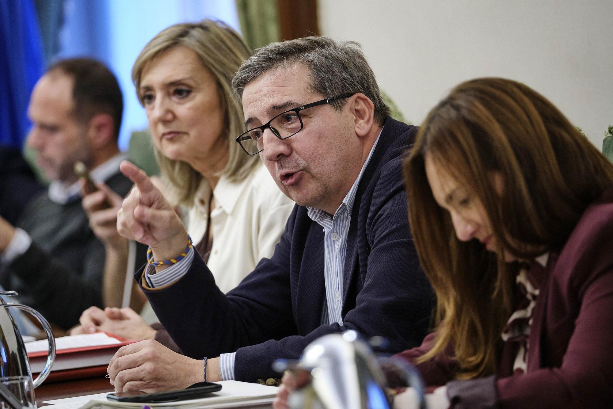 Fotos del pleno del Ayuntamiento de Pamplona (jueves 11 de diciembre de 2025)