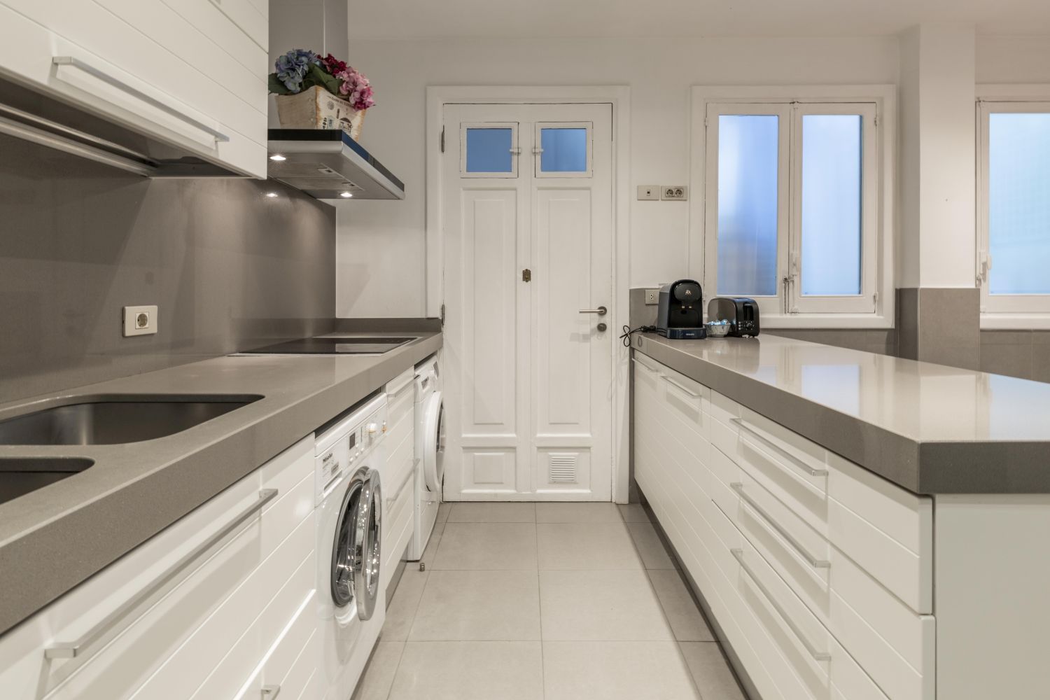 Magnífica propiedad en venta ubicada en un edificio señorial, situada en una de las zonas más elegantes del céntrico barrio de Gros