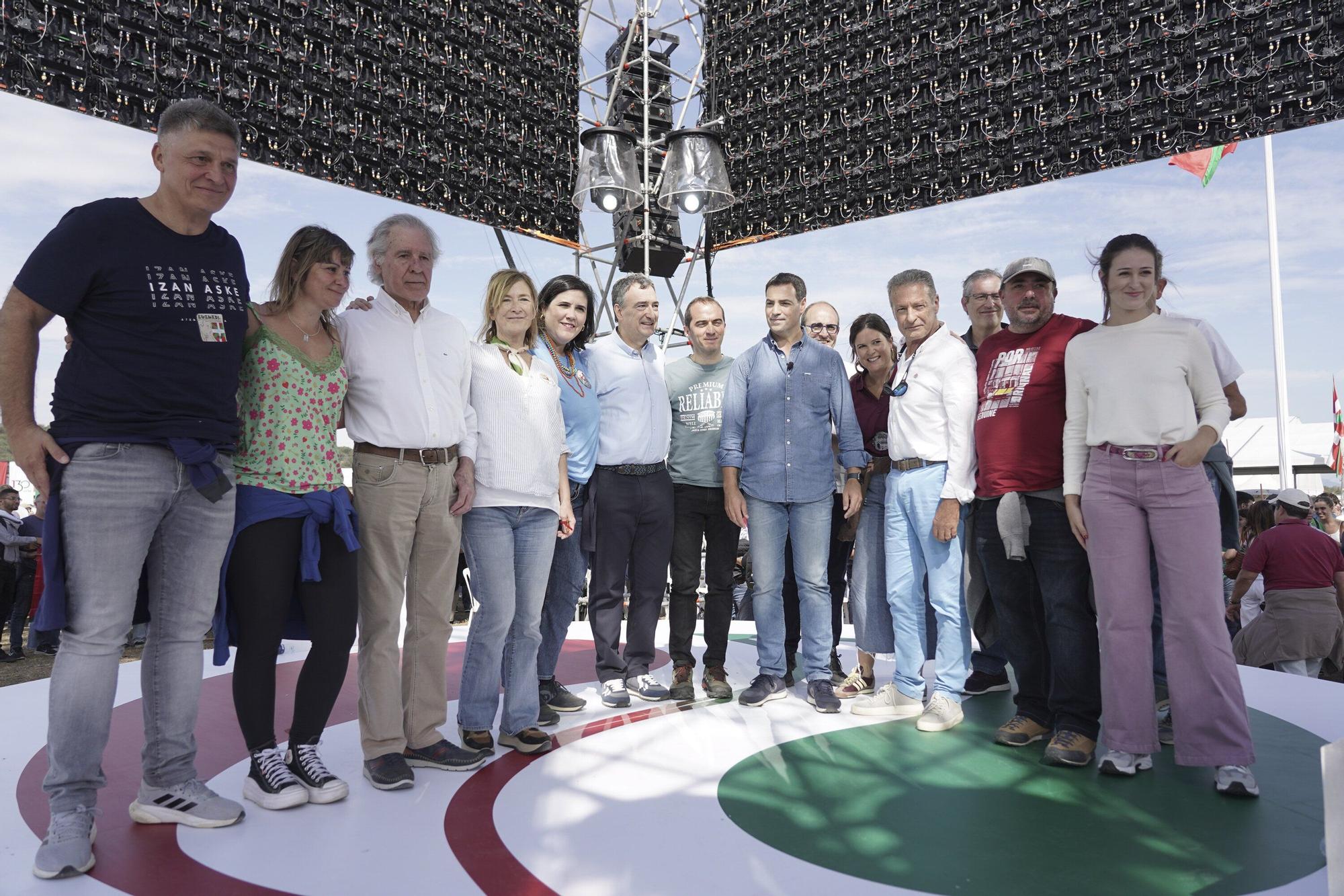 En imágenes: El Alderdi Eguna reúne a miles de jeltzales en un ambiente festivo