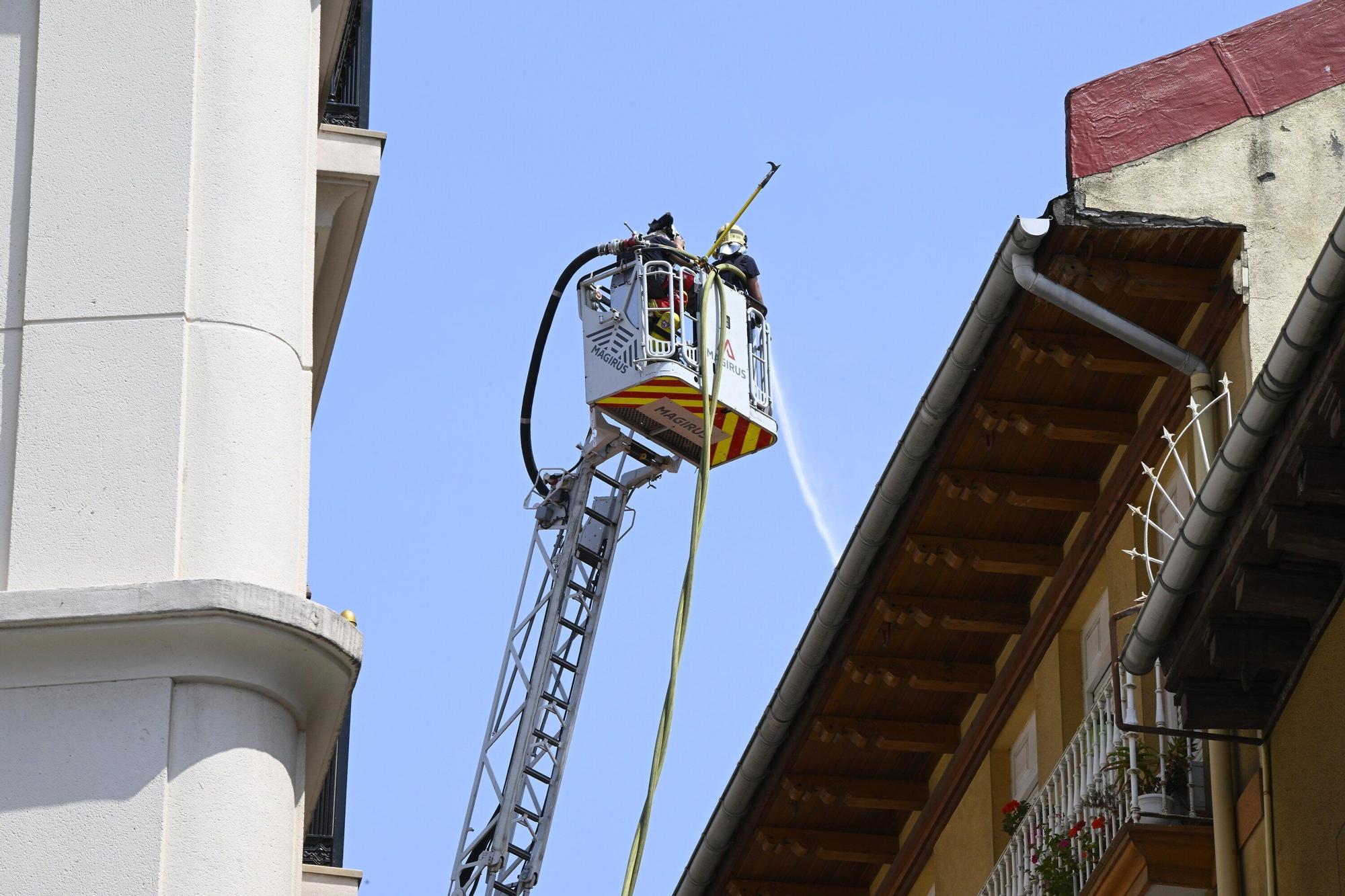 En imágenes: Susto en el Casco Viejo de Bilbao tras un incendio en un piso