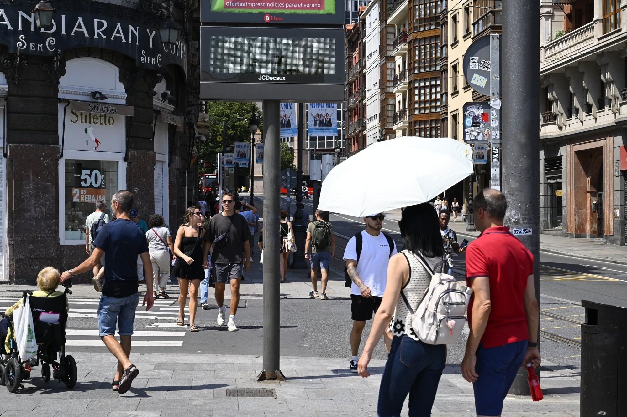 En imágenes: Bizkaia, en alerta por calor extremo: hasta 38 grados en el interior