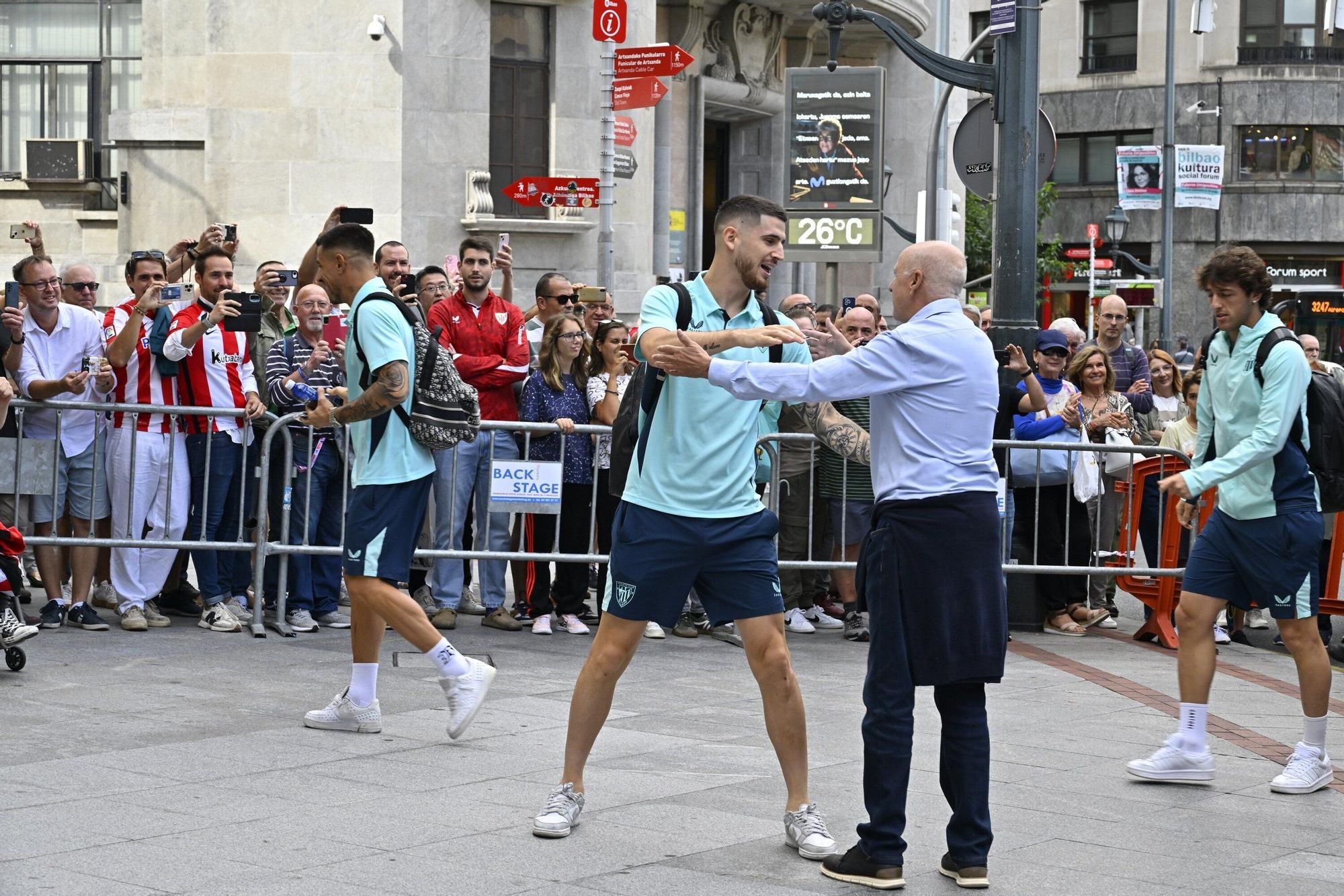 El Athletic llega al hotel Carlton