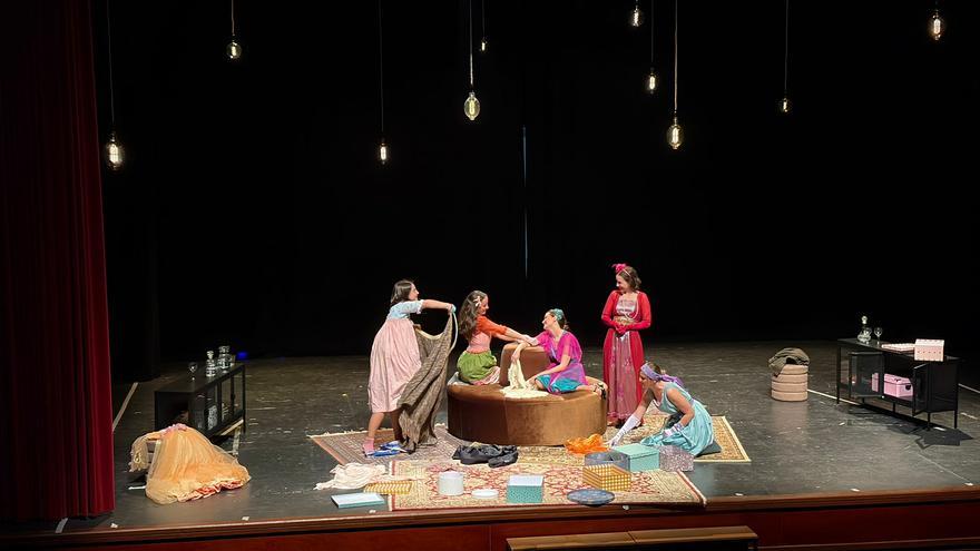 Teatro en la Chácena estrenará este sábado, 16 de mayo, 'El tiempo y los Conway' en la ENT