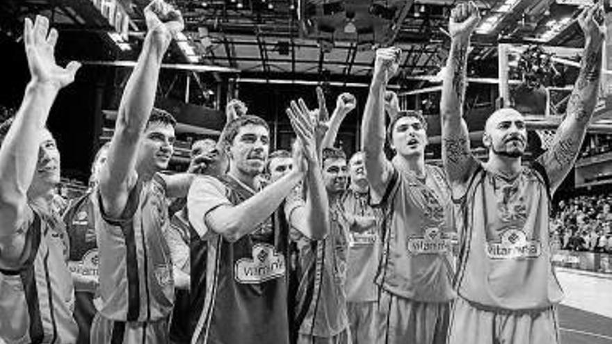 Macedonia sigue bailando