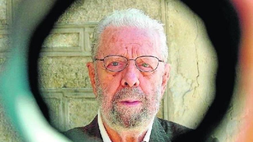 El brillante cineasta, cuya trayectoria fue impecable, terminó sus días rebelándose contra el Alzheimer que lo tenía en el ojo del huracán.