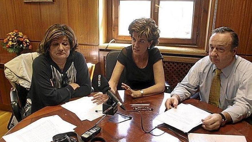 María José Irigoyen, Begoña Ganuza y Julián Zudaire.