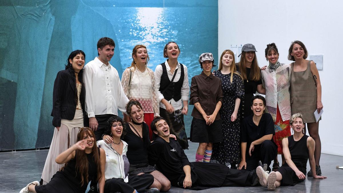 Las y los artistas presentaron la exposición en el Centro Huarte.