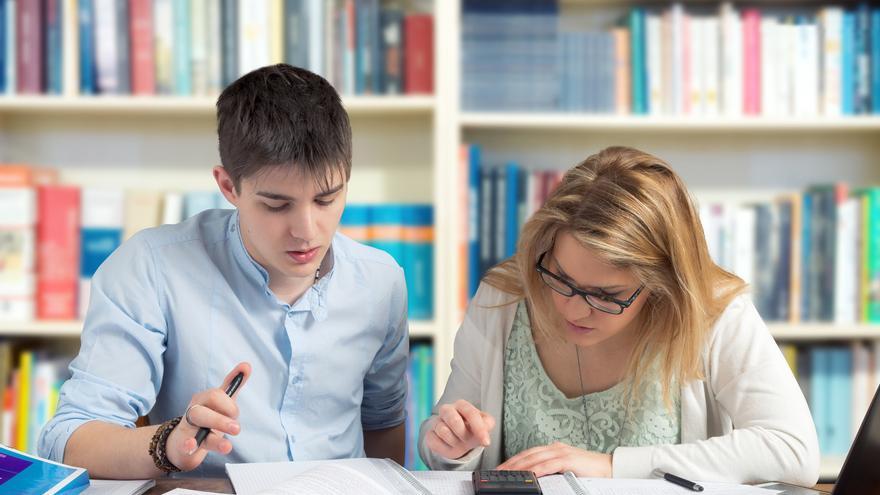 Cerca de 2.000 estudiantes de Navarra reciben becas universitarias por valor de 2,5 millones de euros