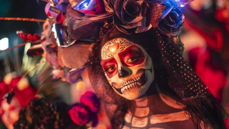Las imágenes de la &quot;Mega Procesión de las Catrinas&quot;
