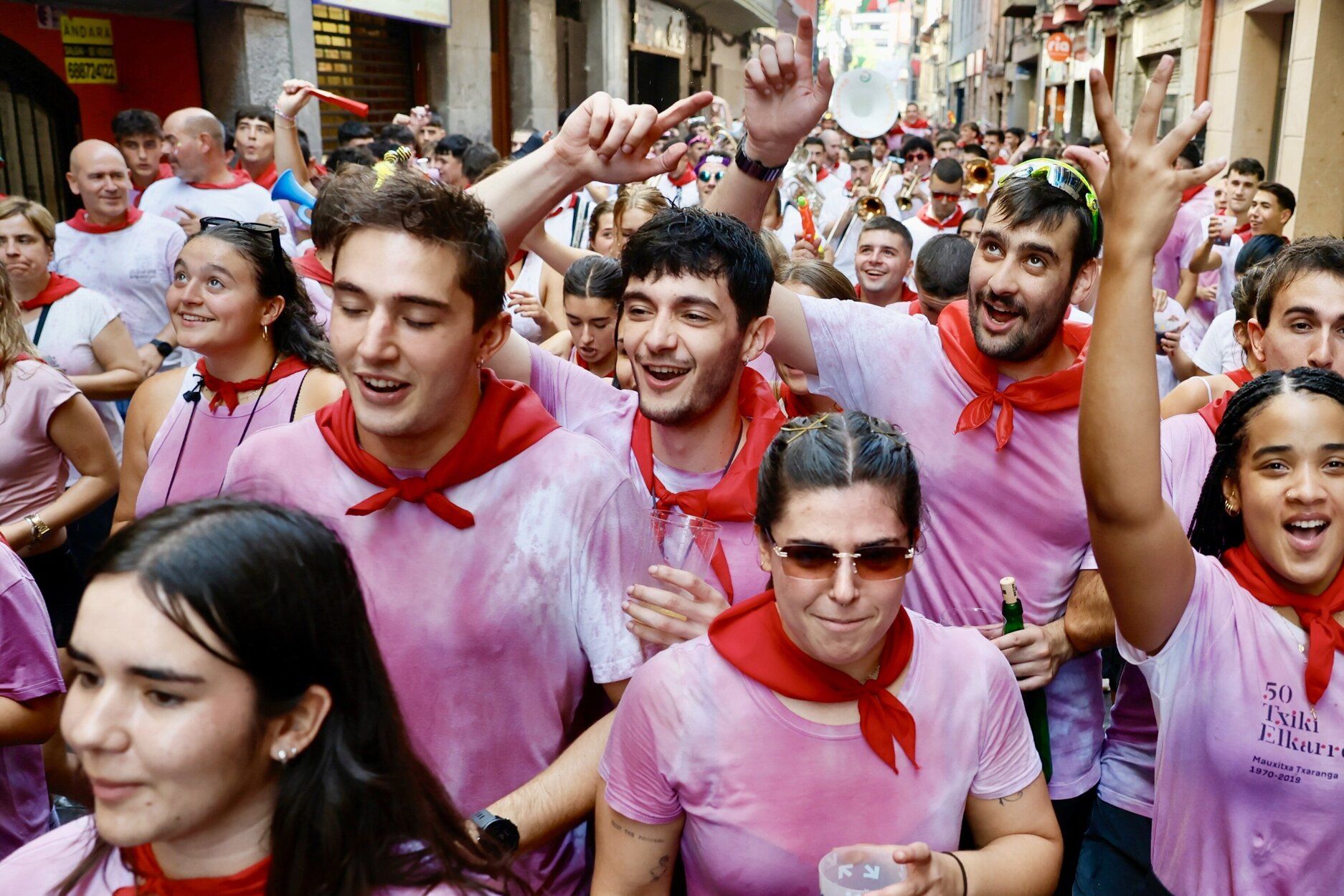 Fiesta de vino tinto en Elgoibar con el Txiki Eguna