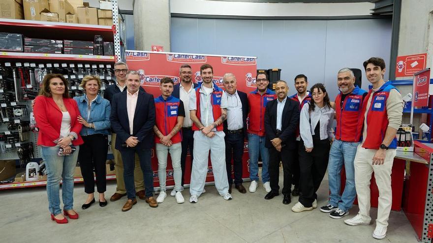 Fotos de la inauguración oficial de la nueva tienda de Carter-Cash en Pamplona