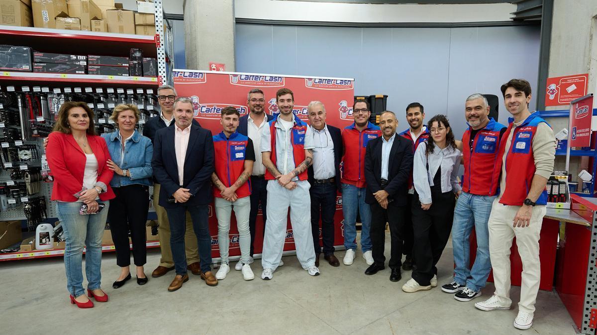 Fotos de la inauguración oficial de la nueva tienda de Carter-Cash en Pamplona