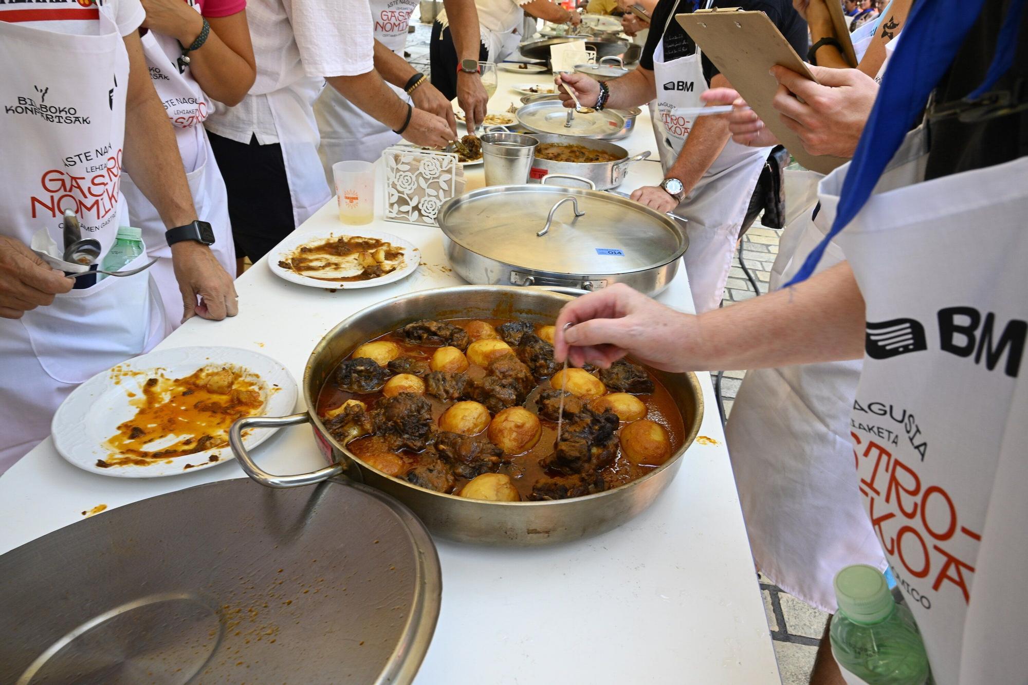 En imágenes: concurso gastronómico de rabo de toro en Aste Nagusia