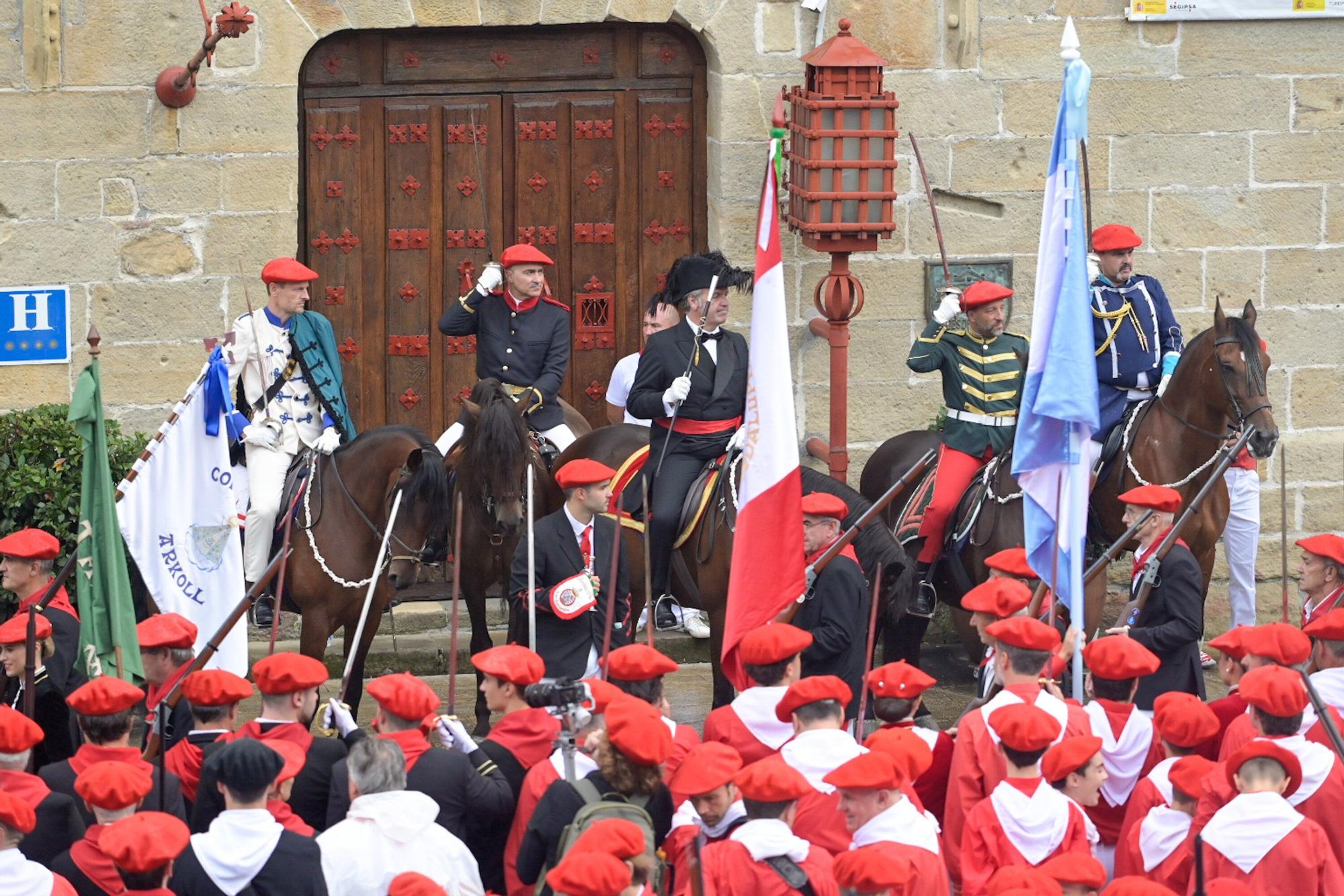 Fotos del Alarde tradicional 2025 por las calles de Hondarribia