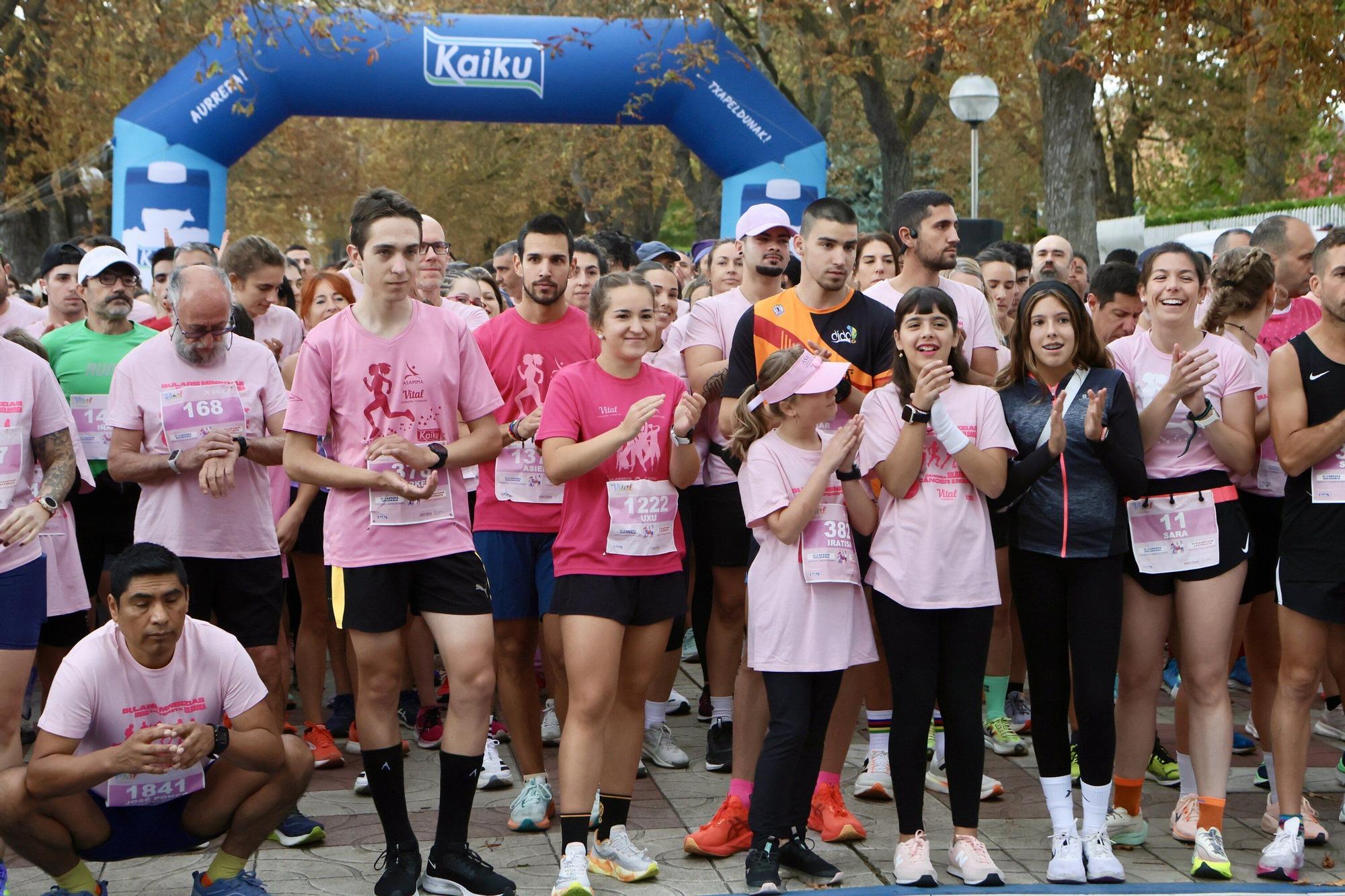 En imágenes: Vitoria se vuelca con la VI Carrera Solidaria contra el Cáncer de Mama