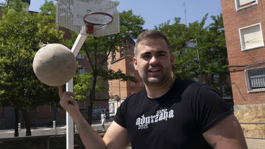 &quot;Cada día que pasa doy las gracias por esta inmensa suerte que tengo de encarnar la figura de Celedón&quot;