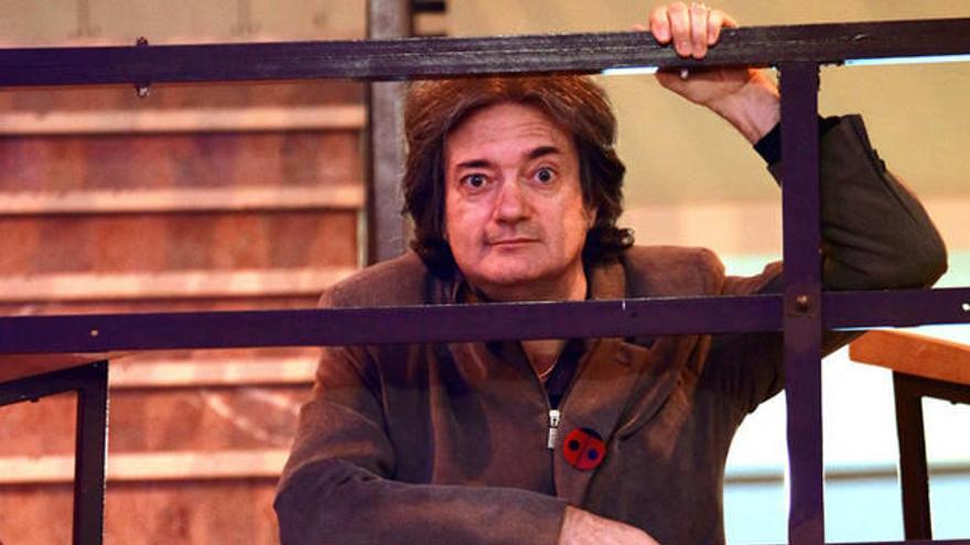 Iurgi Sarasa posa en la Escuela Navarra de Teatro.