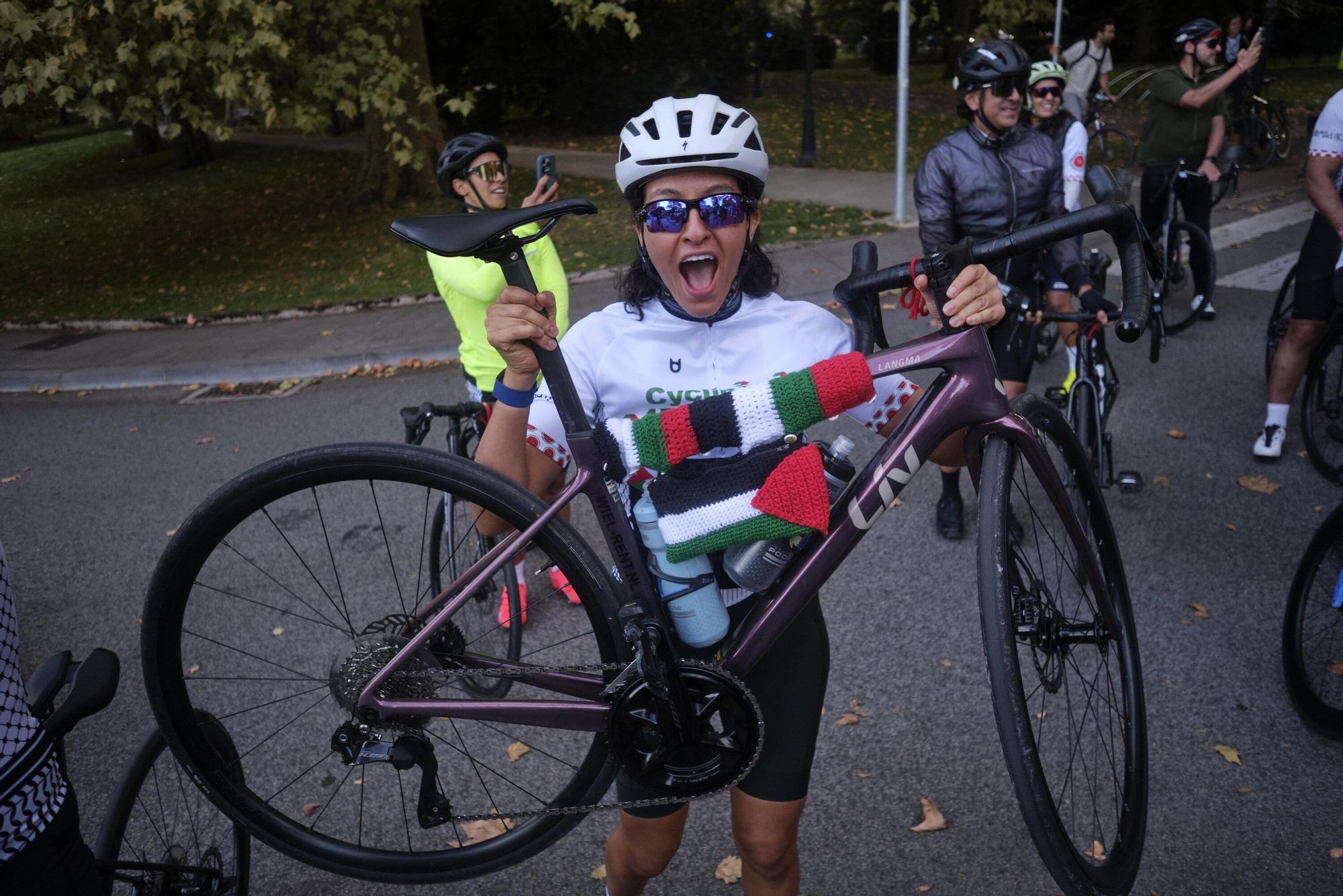 'Cycling for Gaza': un centenar de ciclistas palestinos llegan a Pamplona
