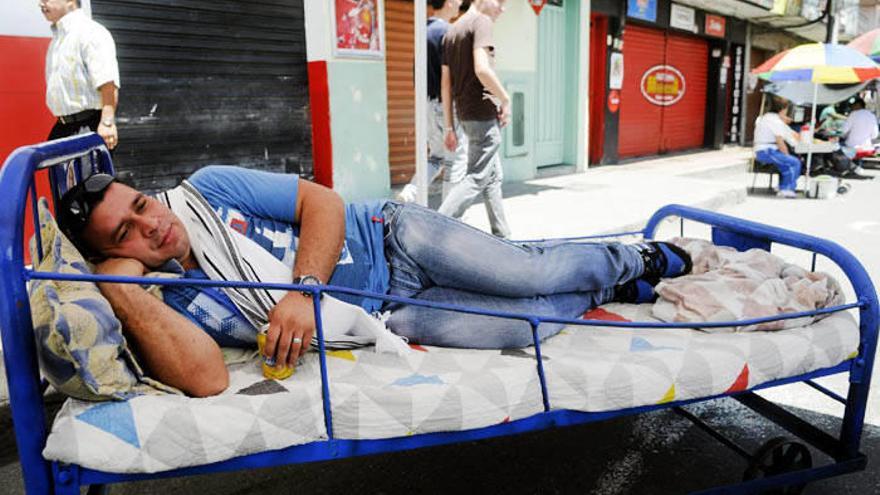 Itagüí (Colombia) celebra el Día Mundial de la Pereza