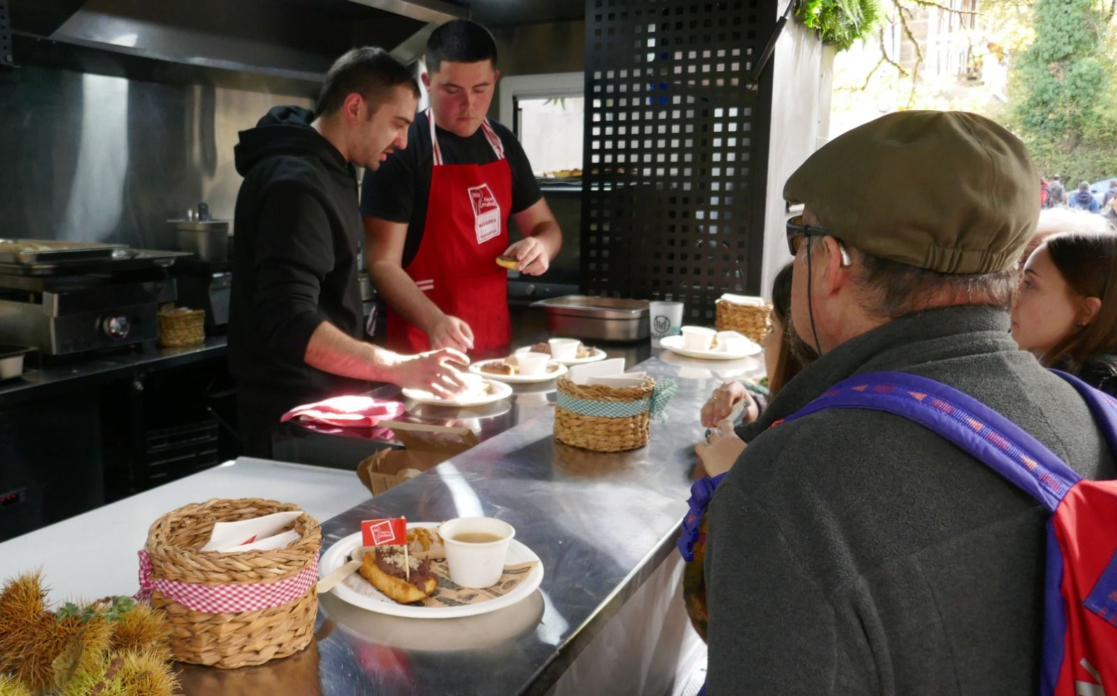Mañana de castañas en Jauntsarats