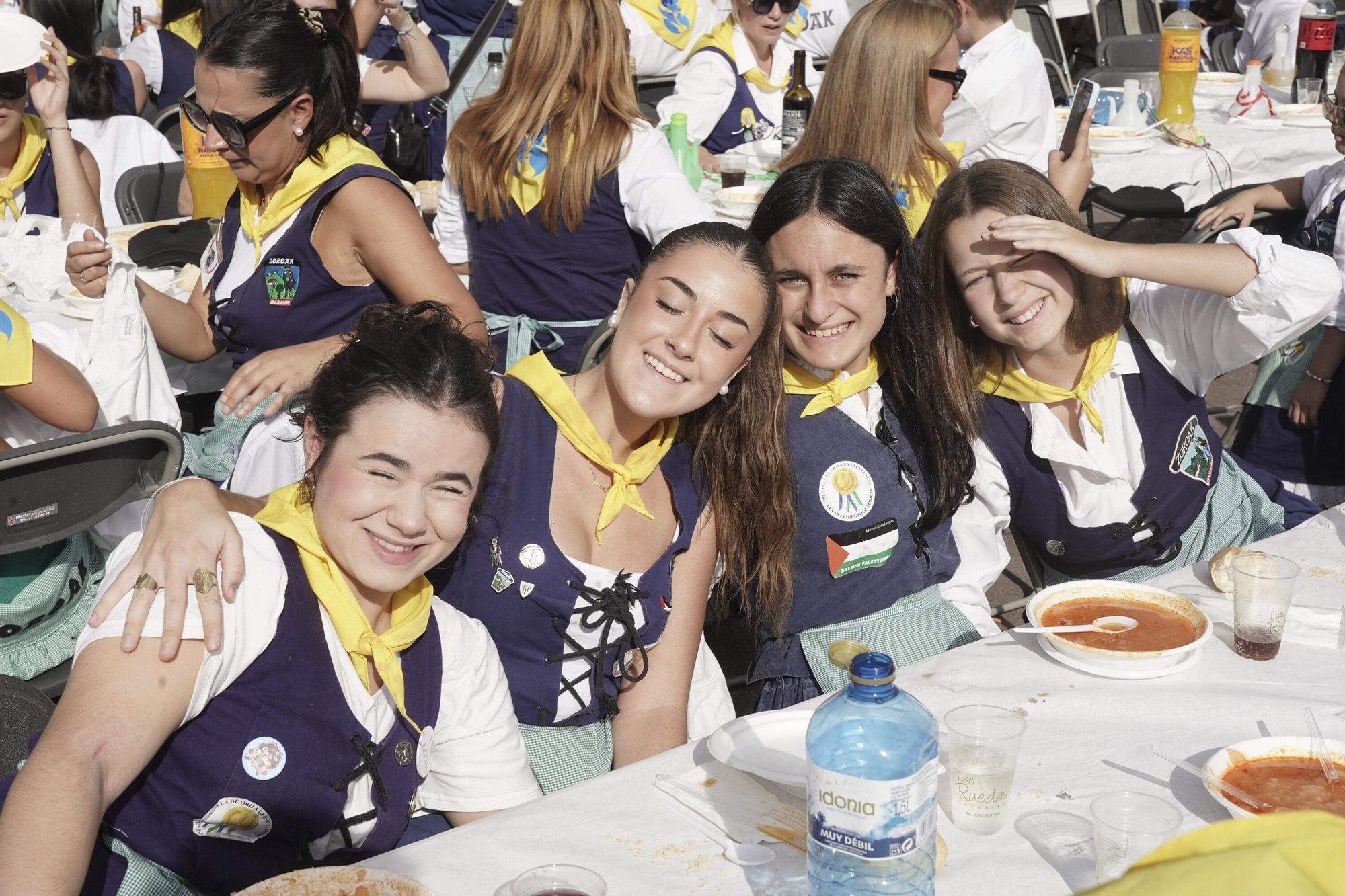Más de 3.600 personas en la comida de cuadrillas de Basauri: “Es es indescriptible, se nos está yendo de las manos”