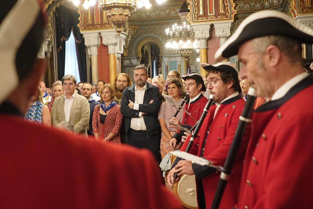 Recepción a la sociedad bilbaina en el Ayuntamiento de Bilbao